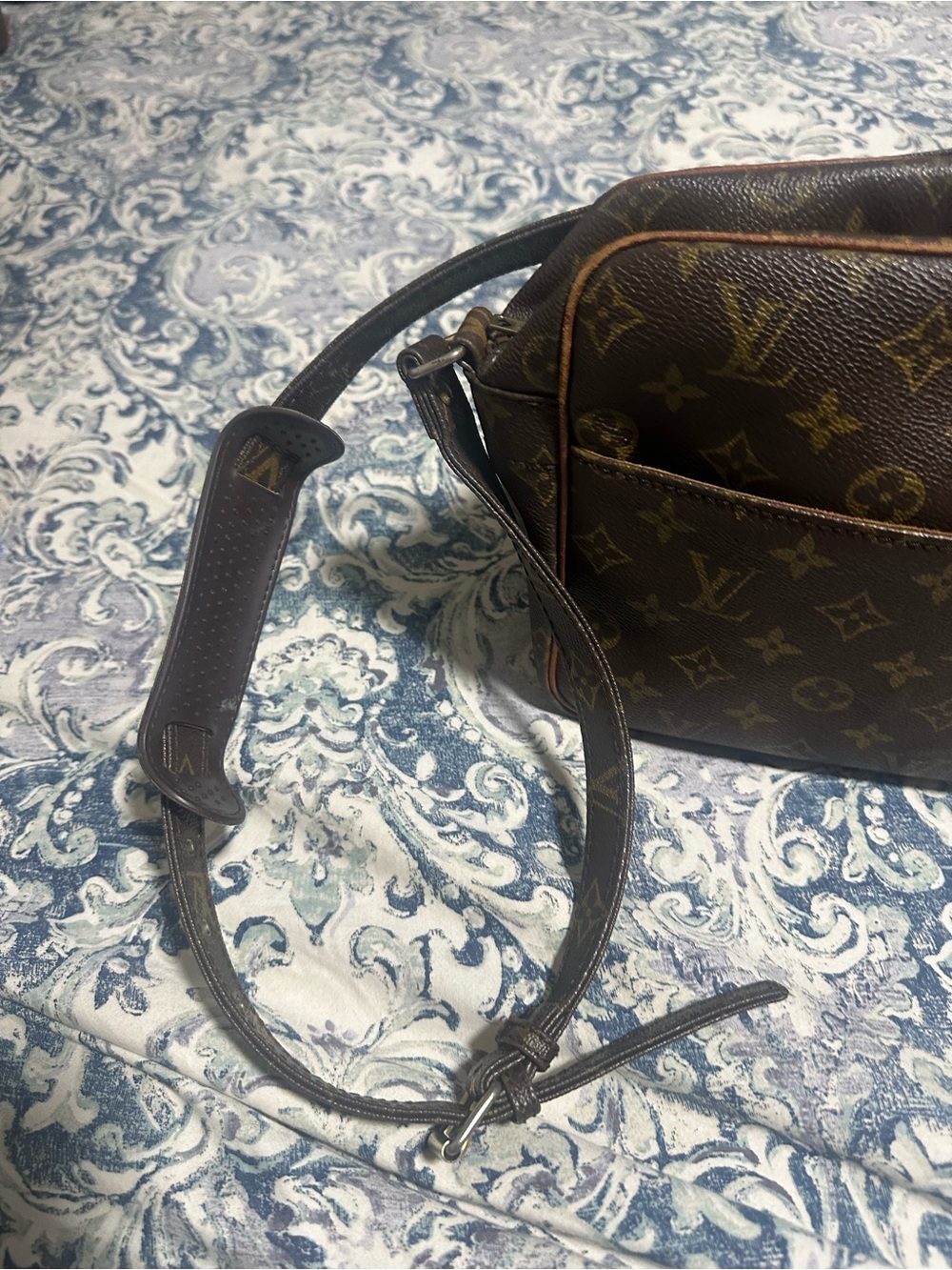 Louis Vuitton Vintage Monogram Nile Messenger Crossbody - Picture 3 of 9